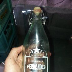 Botellas antiguas: ANTIGUAS BOTELLAS DE GASEOSA HERMANOS FERNÁNDEZ LEON VEGA DE MAGAZ. Lote 115081147