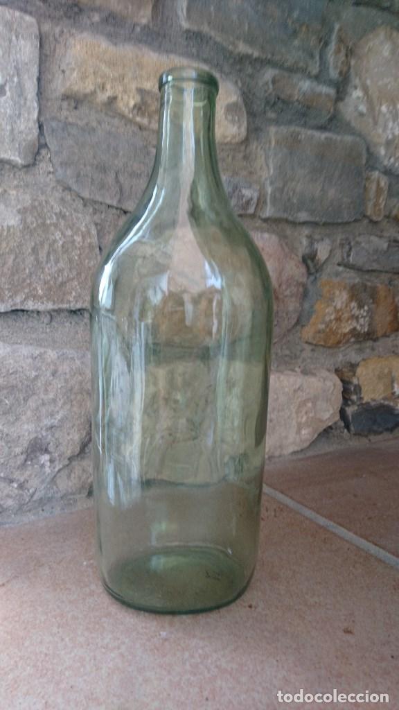Botellas antiguas: Botella antigua brandy soberano - Foto 1