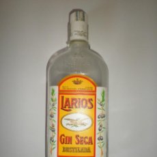 Botellas antiguas: BOTELLA ANTIGUA GINEBRA LARIOS GIN SECA DESTILADA VACIA. Lote 115721159