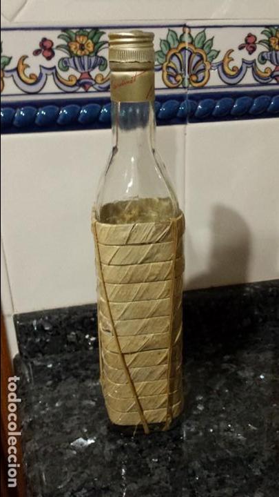 Botellas antiguas: Antigua botella maraschino bardinet - Foto 1