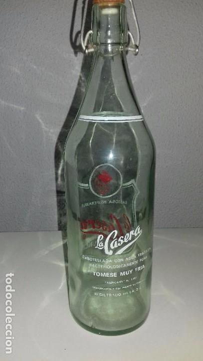 Botellas antiguas: preciosa botella la casera - Foto 2
