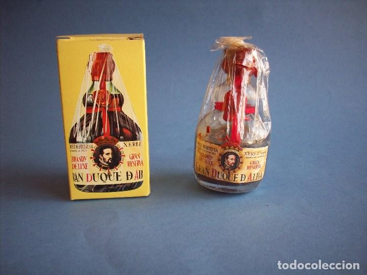 Botellas antiguas: botellin gran duque de alba con caja - Foto 1