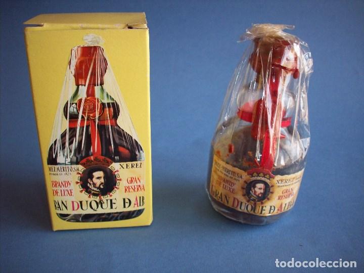 Botellas antiguas: botellin gran duque de alba con caja - Foto 2
