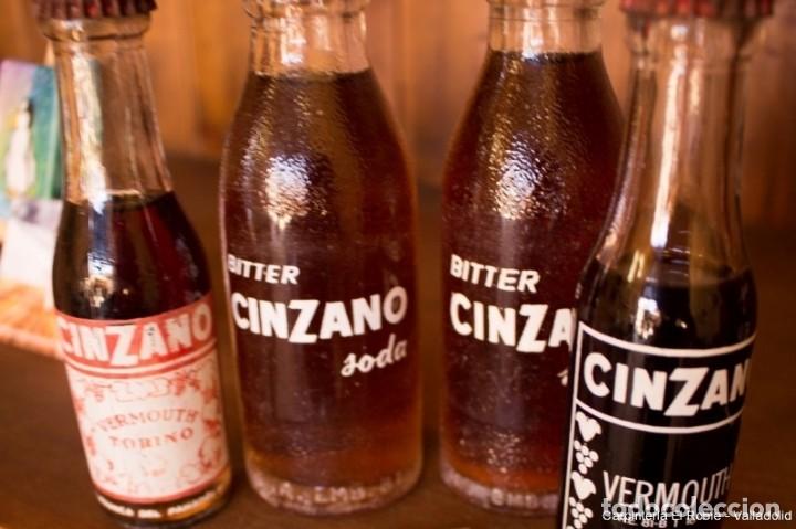Botellas antiguas: Botellas de Vermouth Cinzano - Foto 1