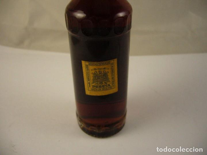 Botellas antiguas: BOTELLIN CHERRY BRANDY BARDINET precintada sin sello - Foto 3