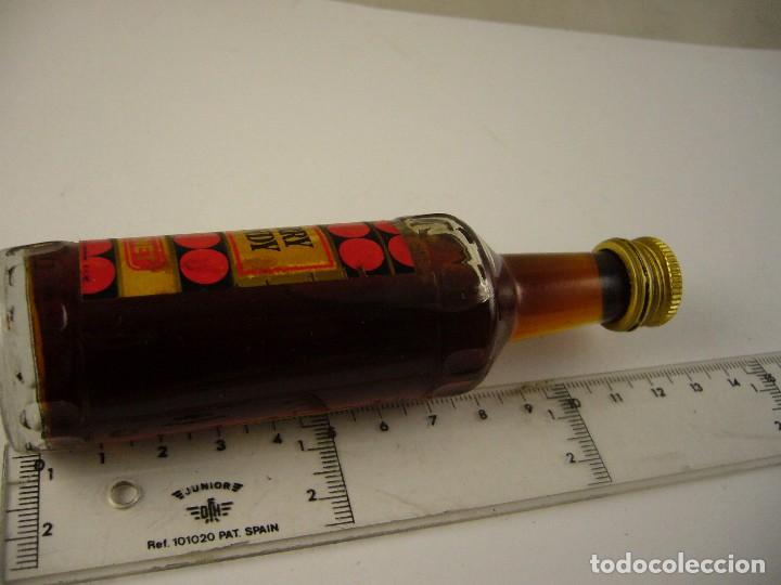 Botellas antiguas: BOTELLIN CHERRY BRANDY BARDINET precintada sin sello - Foto 4