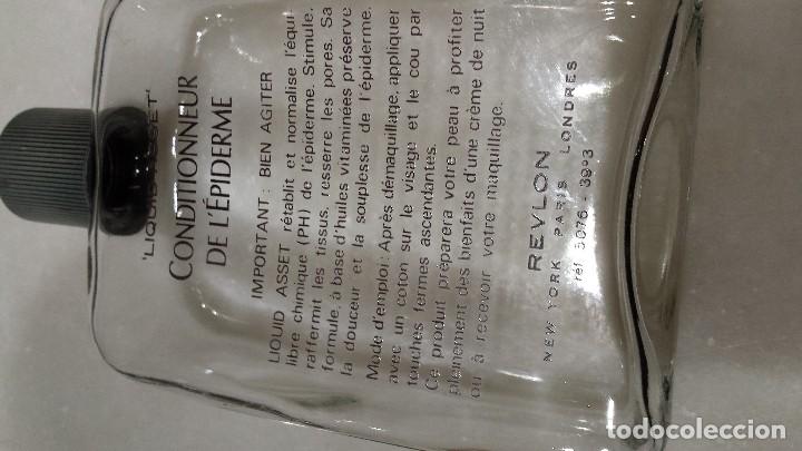 Botellas antiguas: Antigua botella Revlon. - Foto 2