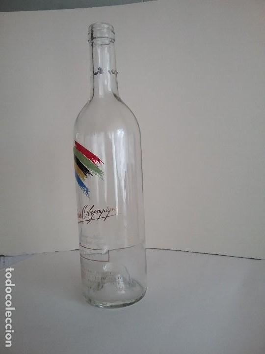 Botellas antiguas: Botella de vino franc&eacute;s Ol&iacute;mpicos 92 - Foto 4