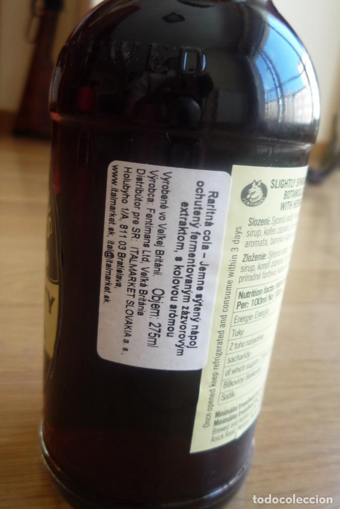 Botellas antiguas: BOTELLA LLENA DE REFRESCO DE COLA CURIOSITY COLA. - Foto 2