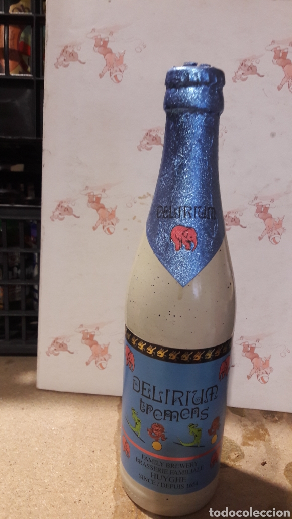 Botellas antiguas: Botella de Cerveza llena chapa - Foto 1