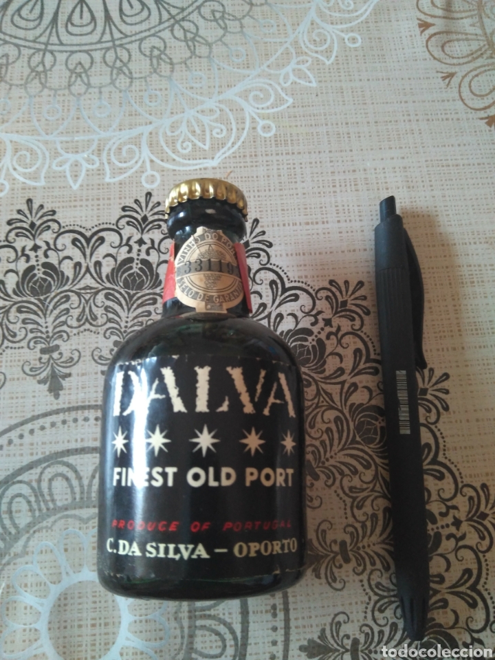 Botellas antiguas: Botell&iacute;n miniatura oporto Dalva - Foto 1