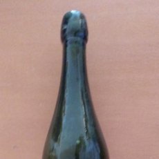 Botellas antiguas: BOTELLA VIDRIO AGUA OXIGENADA NEUTRA GRAU FORET BARCELONA LETRAS EN RELIEVE