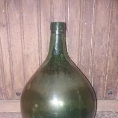 Botellas antiguas: ANTIGUA BOTELLA GARRAFA DAMAJUANA DE CRISTAL CON FORMA DE PERA O LÁGRIMA MARCA VILELLA