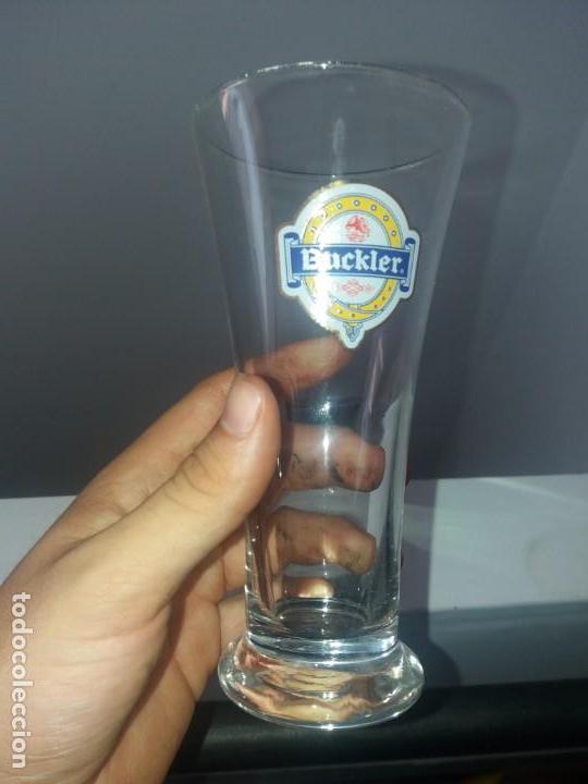 Botellas antiguas: Copa vaso de cerveza BUCKLER - Foto 2