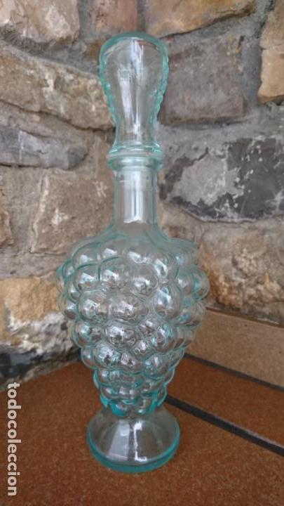 Botellas antiguas: Botella cristal for a racimo. - Foto 1
