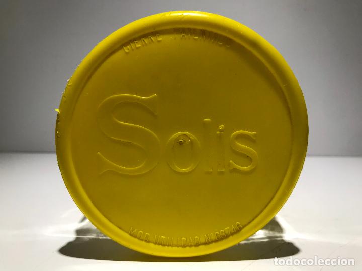 Botellas antiguas: ANTIGUO TARRO SERIGRAFIADO DE LA MARCA SOLIS - Foto 2