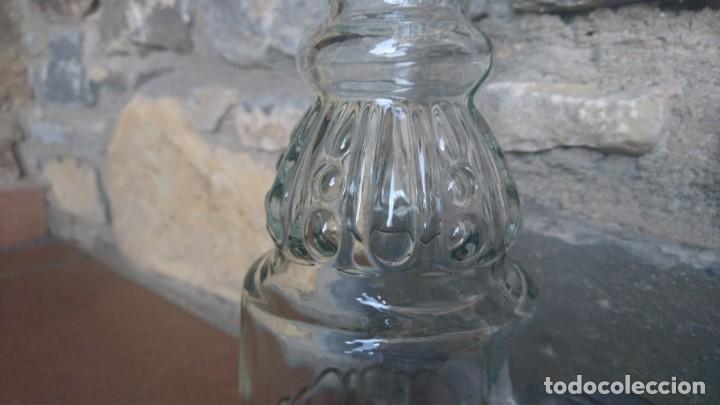 Botellas antiguas: Botella cristal gravado. - Foto 4