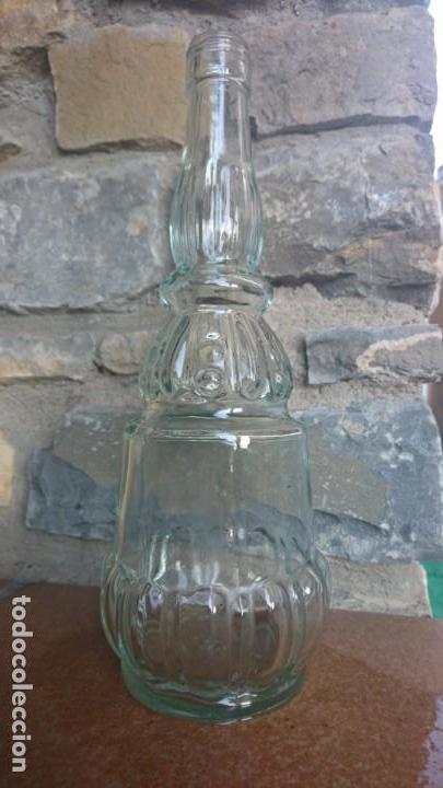 Botellas antiguas: Botella cristal gravado. - Foto 1