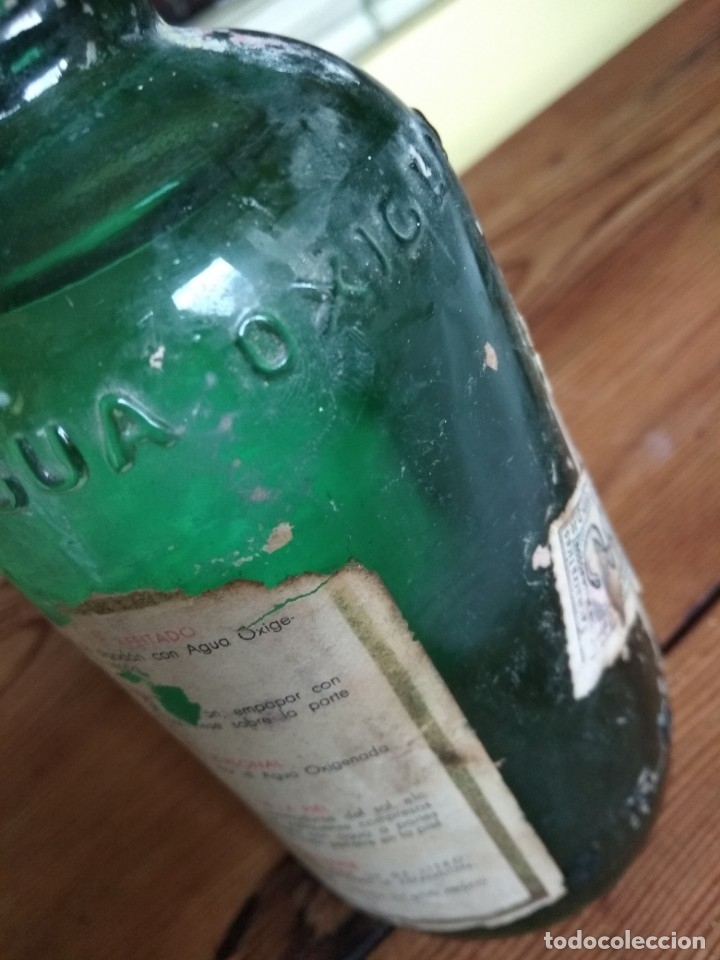 Botellas antiguas: agua oxigenada foret llena - Foto 2