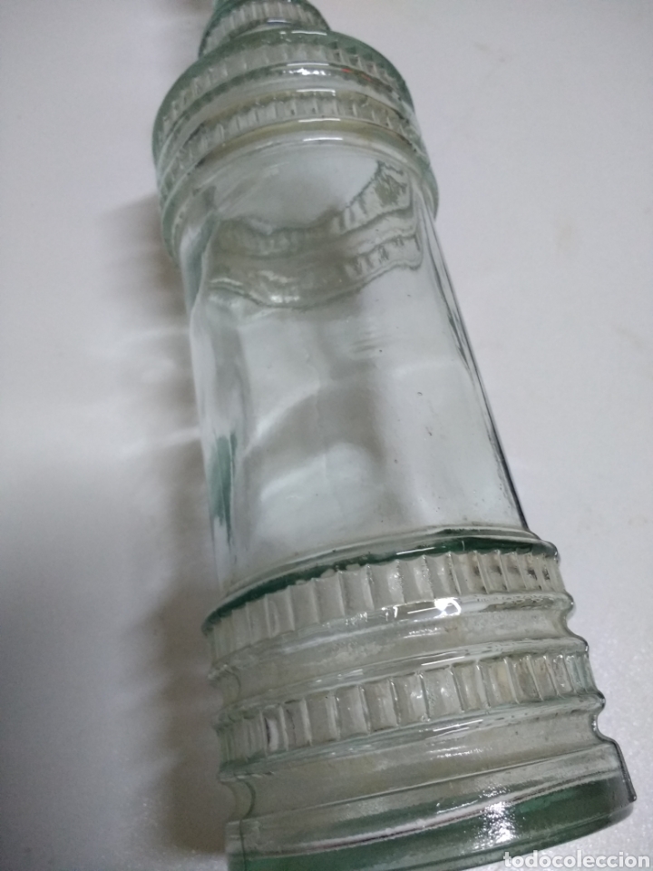 Botellas antiguas: Botella decorada - Foto 1