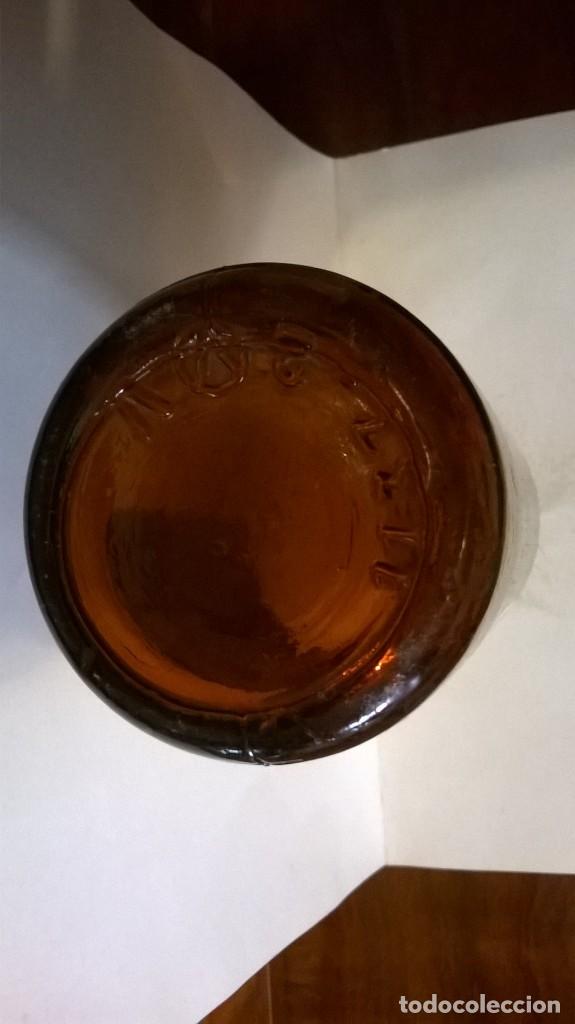 Botellas antiguas: Botella cerveza damm 1/3 - Foto 4