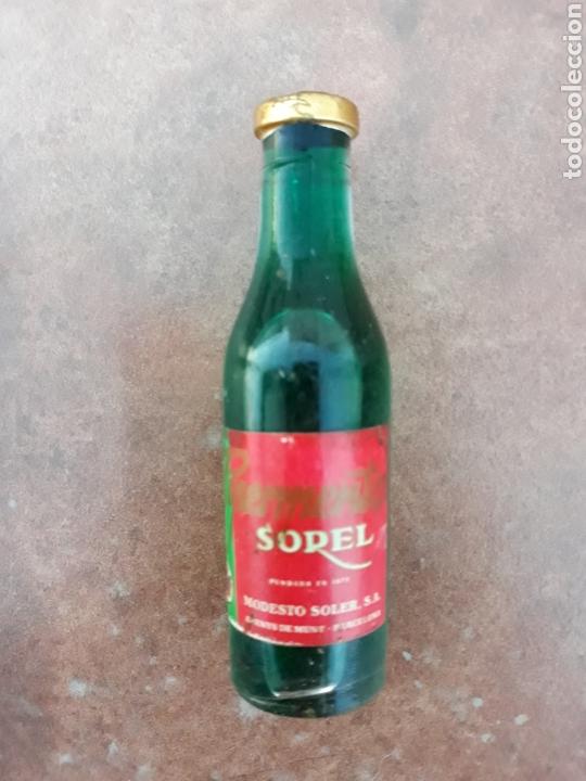 Botellas antiguas: Botellin pipermenta soler a&ntilde;os 60 - Foto 1