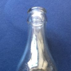 Botellas antiguas: ANTIGUA BOTELLA / BOTELLÍN LECHE Y BATIDOS NUTRIA GRANJA FUSTER VALENCIA AÑOS 60. Lote 145641910