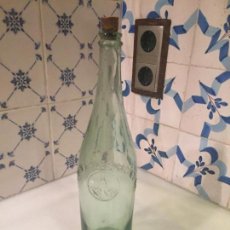 Botellas antiguas: ANTIGUA BOTELLA DE MANANTIALES MONTALT AGUA CON GAS DE CRISTAL AÑOS 40-50