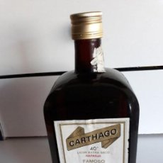 Botellas antiguas: BOTELLA LICOR NARANJA CARTHAGO TORRE PACHECO MURCIA DE LLENA
