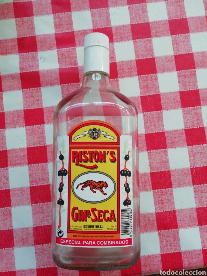 Botellas antiguas: Ginebra ristons botella vac&iacute;a - Foto 1