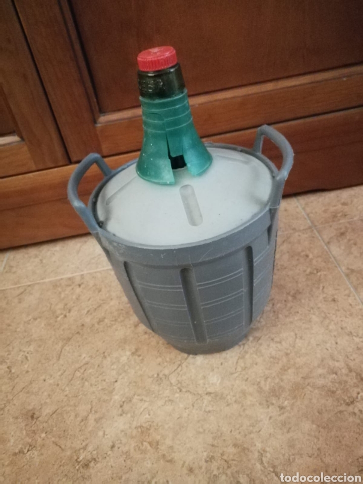 Botellas antiguas: Damajuana de 2l forrada - Foto 2