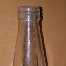 Botellas antiguas: RARA ANTIGUA BOTELLA LITRO FANTA ETIQUETA OFERTA 10 PESETAS MENOS ZXY. Lote 165115421