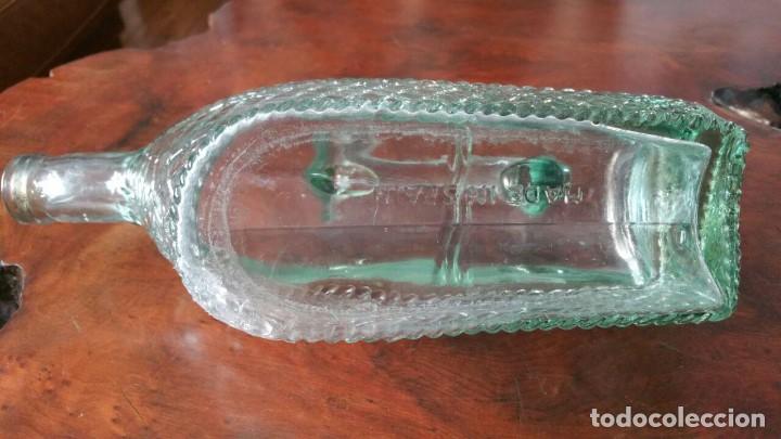 Botellas antiguas: BOTELLA DE CRISTAL EN FORMA DE CESTO - Foto 4