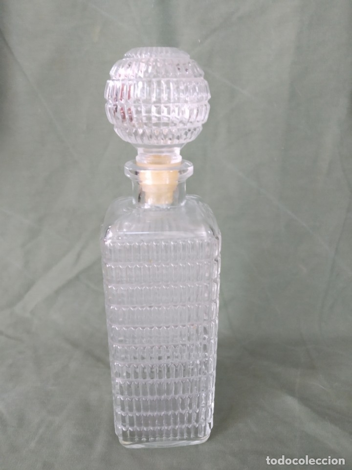 Botellas antiguas: BOTELLA DE CRISTAL TALLADA - Foto 2