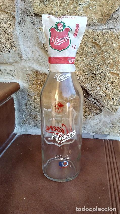 Botellas antiguas: CAJA DE LA CASERA Y BOTELLA 50 ANIVERSARIO - Foto 3