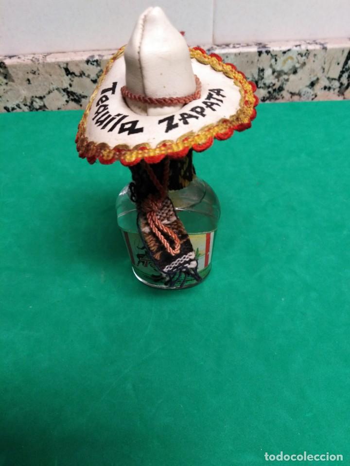 Botellas antiguas: Botella miniatura Tequila Zapata - Foto 1