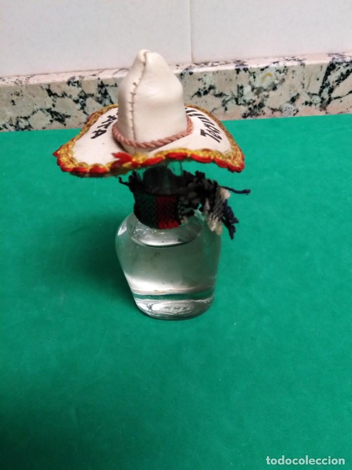 Botellas antiguas: Botella miniatura Tequila Zapata - Foto 4