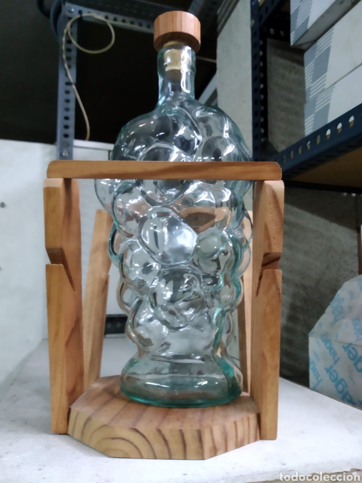 Botellas antiguas: Botella rara - Foto 2