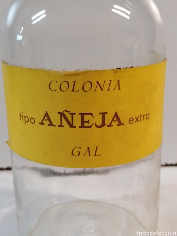 Botellas antiguas: Botella de Colonia A&ntilde;eja - Foto 2