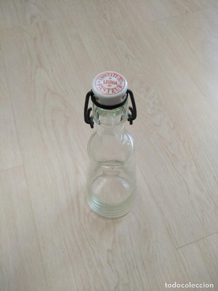 Botellas antiguas: Botella del Instituto Pasteur de Lisboa. - Foto 1