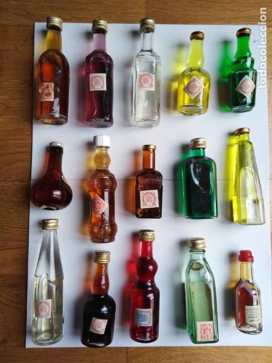 Botellas antiguas: Lote de 15 botellas miniatura variadas - Foto 2