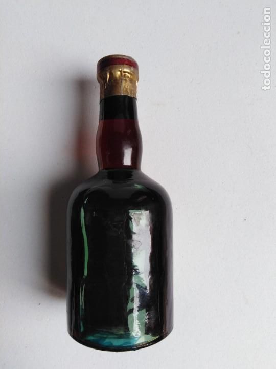 Botellas antiguas: Botella miniatura Gran Ponche Barcelo - Foto 2