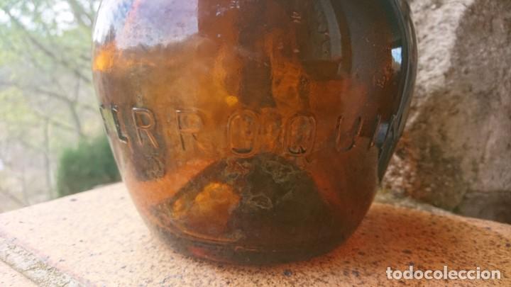 Botellas antiguas: Botella antigua Ferroquina - Foto 2