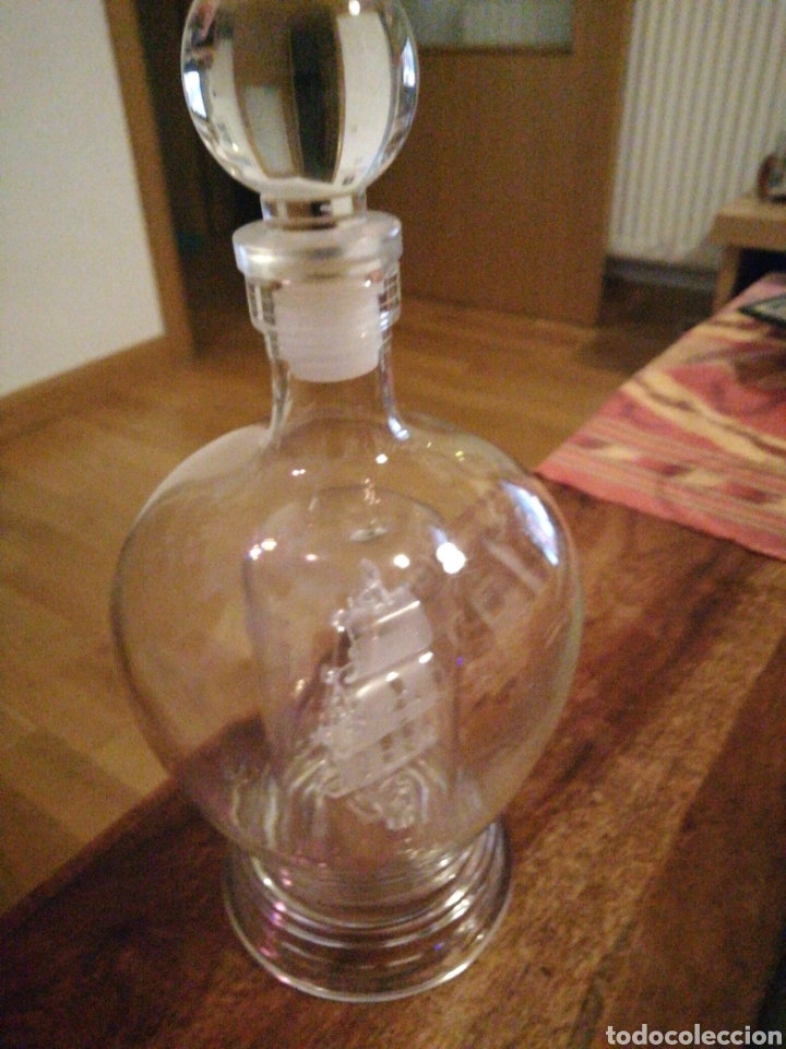 Botellas antiguas: Botella con barco de cristal - Foto 1