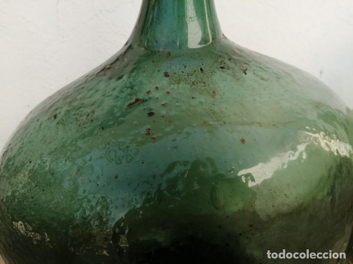 Botellas antiguas: Garrafas DAMAJUANA a grandes año 1900 de 16 litros arroba vino agua aceite oliva color verde antigua - Foto 3 - 203107265