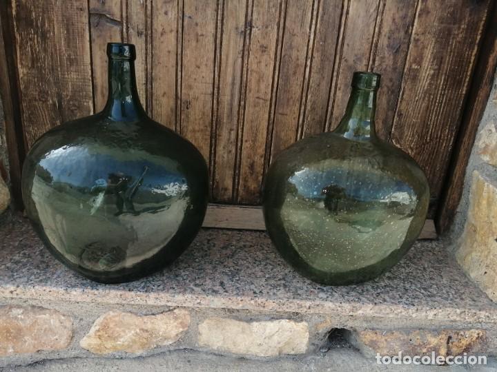 Botellas antiguas: Garrafas DAMAJUANA a grandes año 1900 de 16 litros arroba vino agua aceite oliva color verde antigua - Foto 9 - 203107265