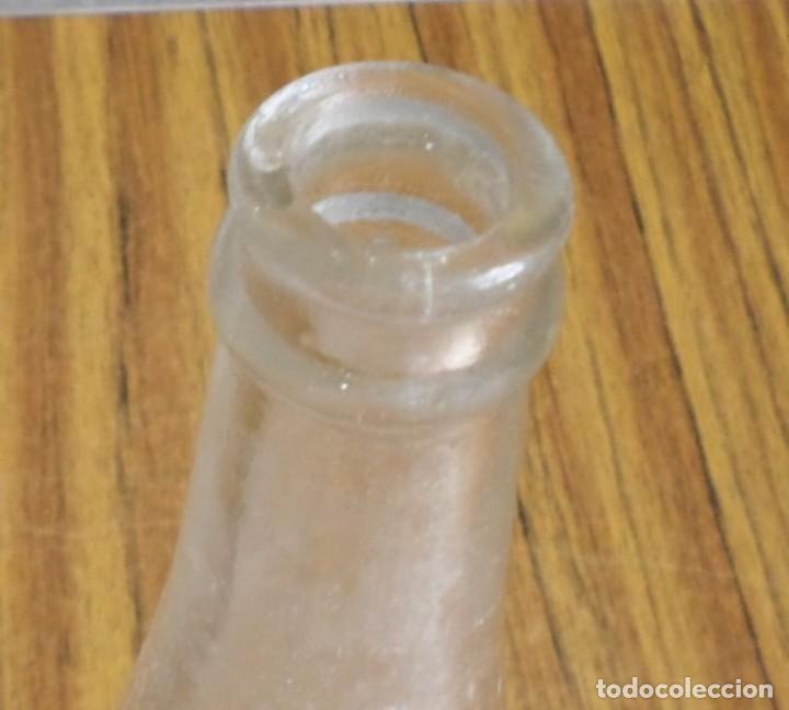 Botellas antiguas: Antigua botella cristal - Foto 3