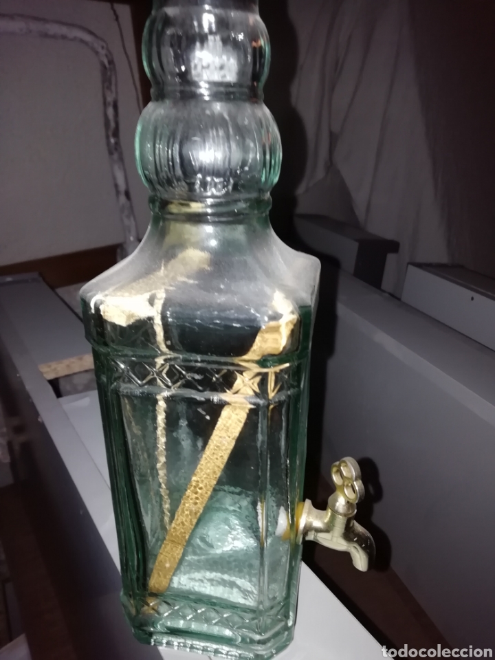 Botellas antiguas: Botella con grifo y artesan&iacute;a - Foto 2