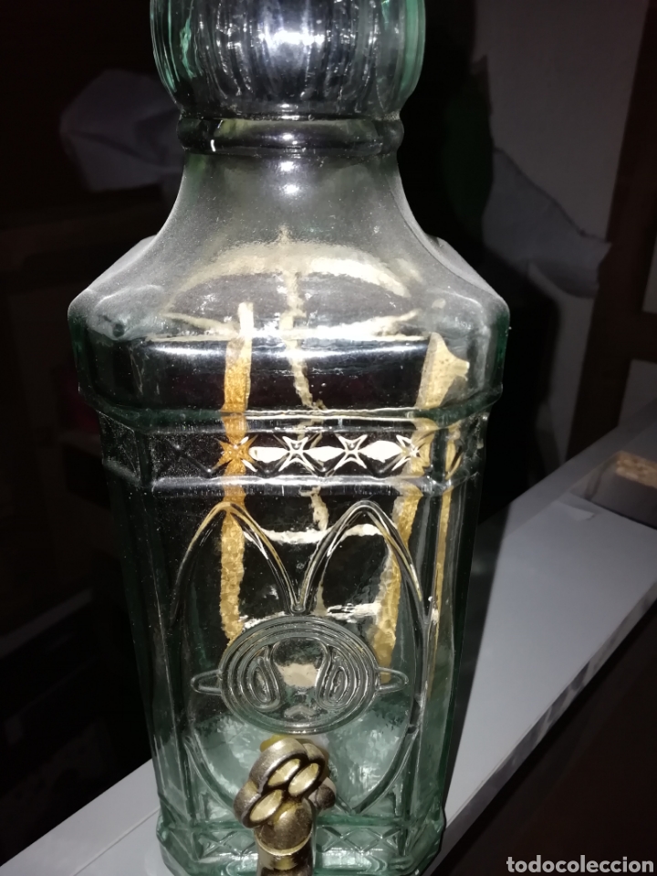 Botellas antiguas: Botella con grifo y artesan&iacute;a - Foto 1