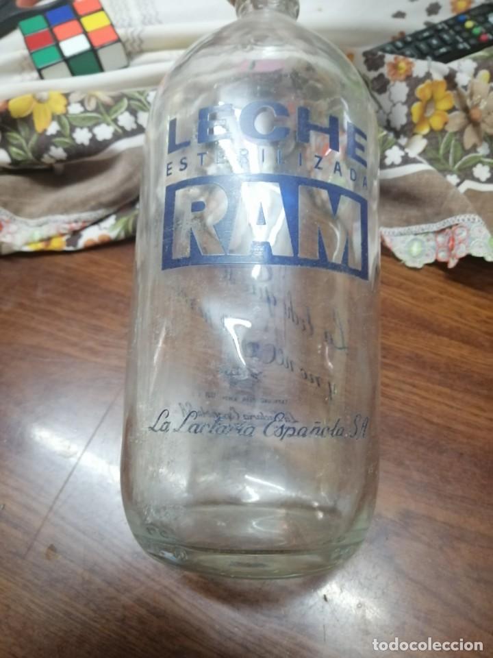 Botellas antiguas: BOTELLA LECHE RAM - Foto 3